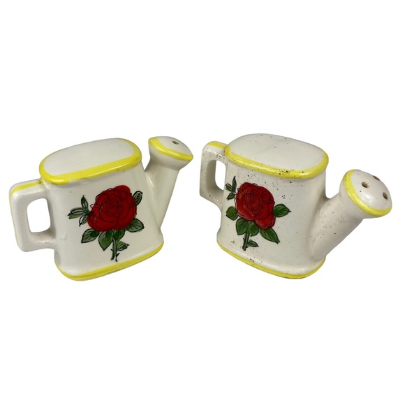 Vintage Cottagecore Floral Watering Pot Salt & Pepper Shaker Set Roses Yellow SP - Picture 3 of 10